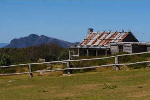 Australis 4WD Adventures - Tourism Brisbane 5