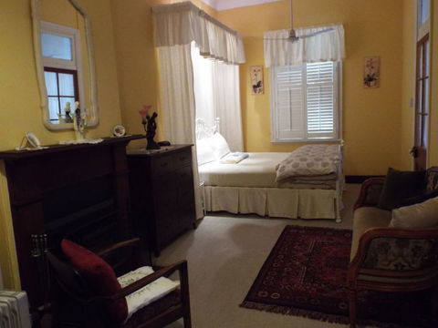 Guy House Bed And Breakfast - Tourism Brisbane 0