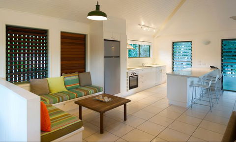 The Retreat Beach Houses - Brisbane Tourism 1