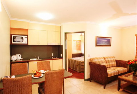 Bay Village Tropical Retreat - Brisbane Tourism 1