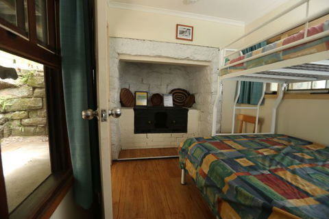 Sydney - Pittwater YHA - Tourism Brisbane 2
