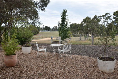 Cygnet Park Country Retreat - Brisbane Tourism 1