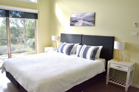 Tilba Coastal Retreat - Tourism Brisbane 4