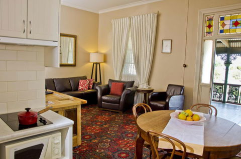 Imperial Fine Accommodation - Brisbane Tourism 3