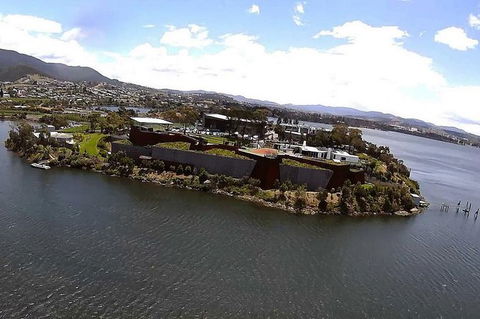MONA Helicopter Transfer - Brisbane 4u 1