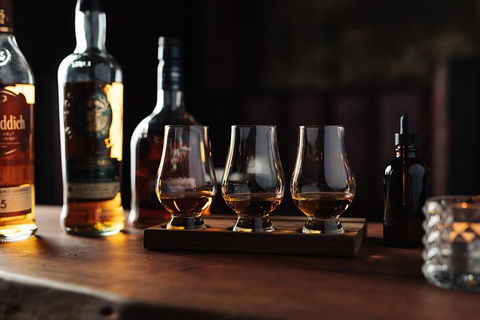 Adelaide Bar Boys Whiskey Tour - Tourism Brisbane 0
