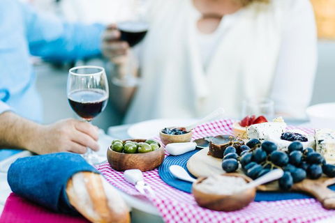 Adelaide 2-hour BBQ Boat Hire For 2 People - Brisbane 4u 1