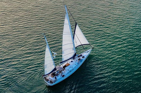 Full-Day Adventure Sailing Experience: Circumnavigate Magnetic Island - Tourism Brisbane 1
