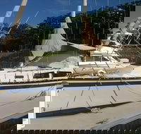 Townsville Lunchtime Sailing Cruise Boat Tour - Tourism Brisbane