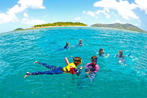 Whitsunday Island Boat Adventure - Tourism Brisbane 3