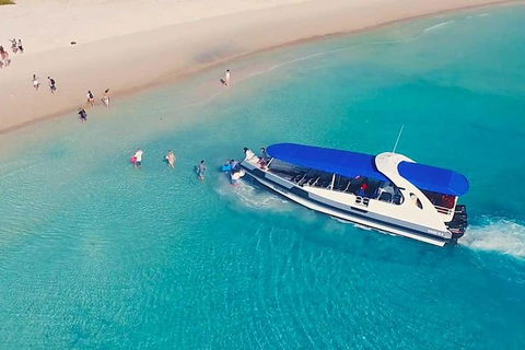 Whitehaven Beach Day Tour With Snorkel In Whitsundays Island - Tourism Brisbane 0