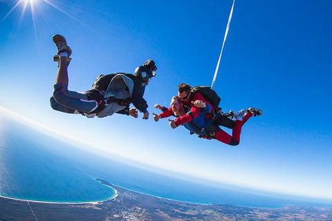 Byron Bay Tandem Sky Dive - Tourism Brisbane 5