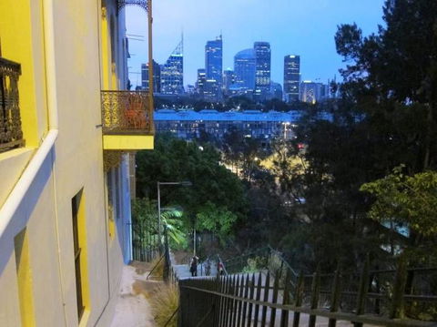 Sydney Crimes And Passions Walking Tour Of Kings Cross - Tourism Brisbane 6