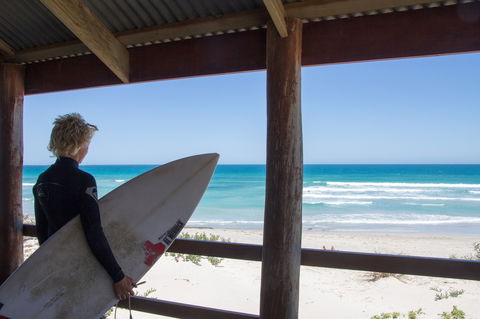 Back Beach - Geraldton - Tourism Brisbane 0