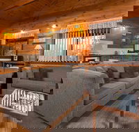 Gumnut Hideaway Gallery - Tourism Brisbane