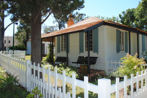 La Trobe's Cottage - Brisbane 4u 2