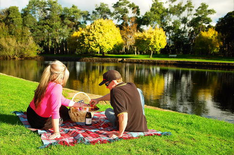 Bells Parade Reserve - Tourism Brisbane 2