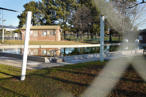 Bungendore Pool - Brisbane 4u 1