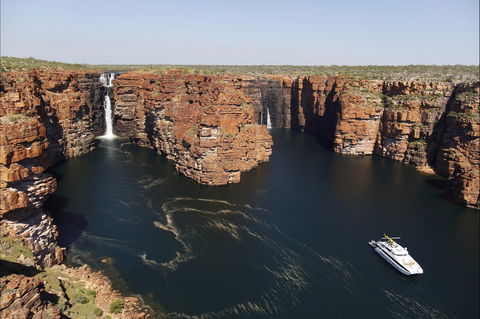 King George Falls - Tourism Brisbane 0