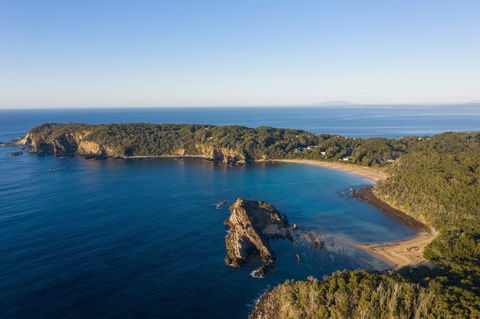 Snorkelling Guerilla Bay - Tourism Brisbane 0