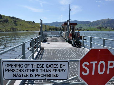 Wymah Ferry - Tourism Brisbane 0