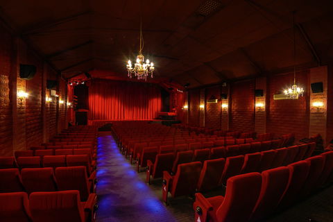 Avoca Beach Picture Theatre - Tourism Brisbane 1