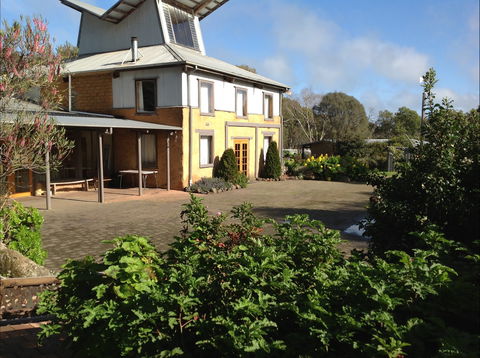 HIRL Hamilton Institute Of Rural Learning - Brisbane 4u 0