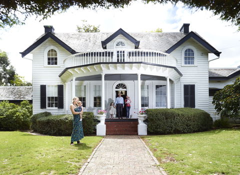 Mulberry Hill - Brisbane Tourism 0