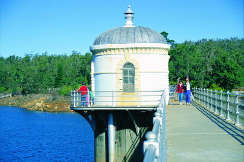 Mundaring Weir - Tourism Brisbane 1