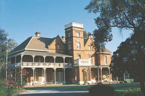 Guildford - Tourism Brisbane 1