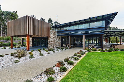 Lakeside Function Centre - Eight Willows Retreat - Brisbane Tourism 1