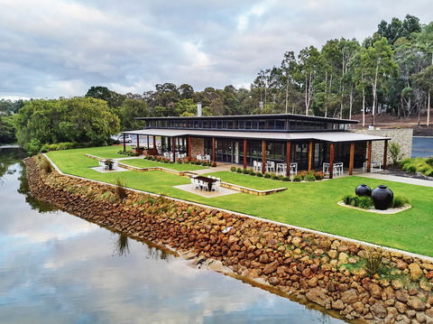 Lakeside Function Centre - Eight Willows Retreat - Brisbane Tourism 2