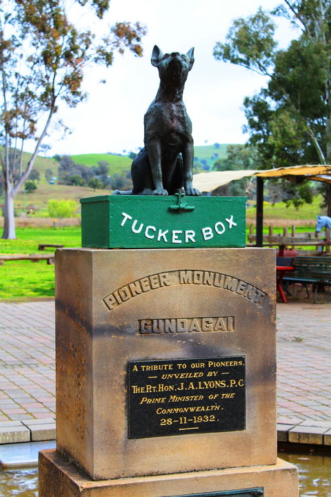 The Dog On The Tucker Box - Brisbane 4u 0