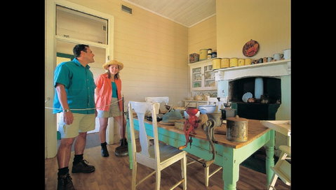 Lighthouse Keeper's Cottage Museum - Tourism Brisbane 0
