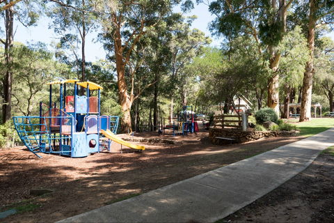Vasse River And Rotary Park - Brisbane 4u 0