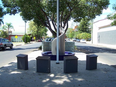 Emerald War Memorial - Brisbane Tourism 0
