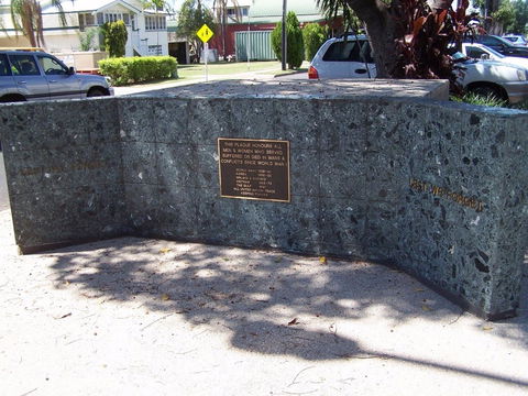 Emerald War Memorial - Brisbane Tourism 1