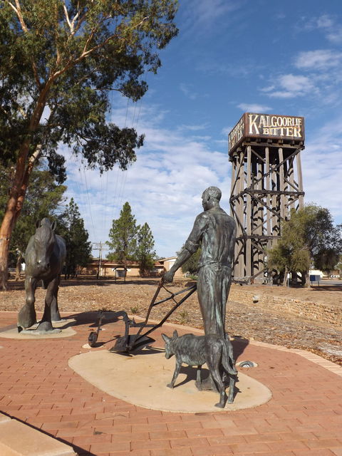 Merredin Railway Water Tower - Tourism Brisbane 0
