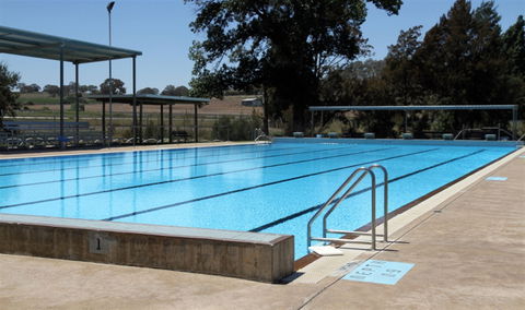 Molong Swimming Pool - Brisbane Tourism 2