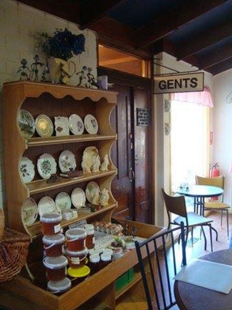 Train Stop Antiques - Brisbane Tourism 1
