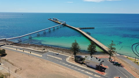 Wallaroo Jetty - Tourism Brisbane 0