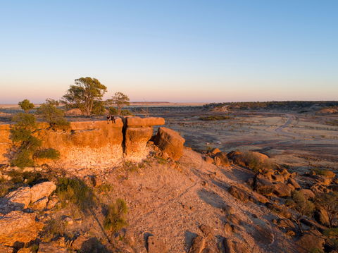 Winton - Tourism Brisbane 0