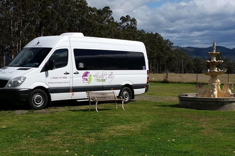 Hunter Valley Exclusive Kangaroo And Wine Tasting Experience - Brisbane 4u 5