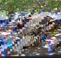 Sunshine Coast Eumundi Markets Return Minibus Transfer