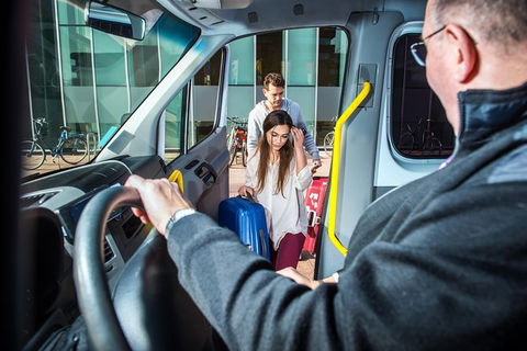 Cairns Airport (CNS) Departure Transfer (Cairns Hotels To Cairns CNS Airport) - Brisbane 4u 4