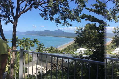 IMAX Private Transfer 7 Guests Cairns Airport To Hotels In Port Douglas - Brisbane 4u 4