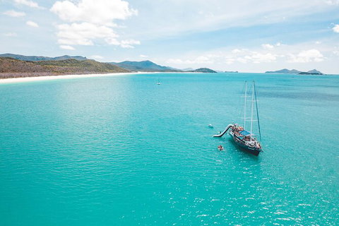 Day Sail The Whitsunday Islands On Atlantic Clipper From Airlie Beach - Brisbane Tourism 4