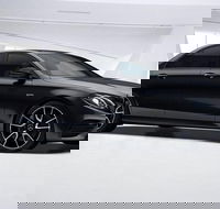 Gold Coast Airport Transfers  Gold Coast City to Airport OOL in Business Car