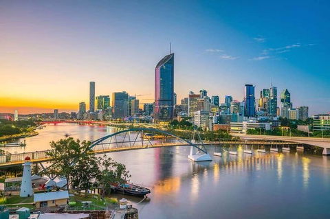 Brisbane Airport Transfers : Brisbane To Brisbane Airport BNE In Luxury Van - Brisbane Tourism 6