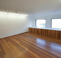 Raglan Street Gallery - Tourism Brisbane